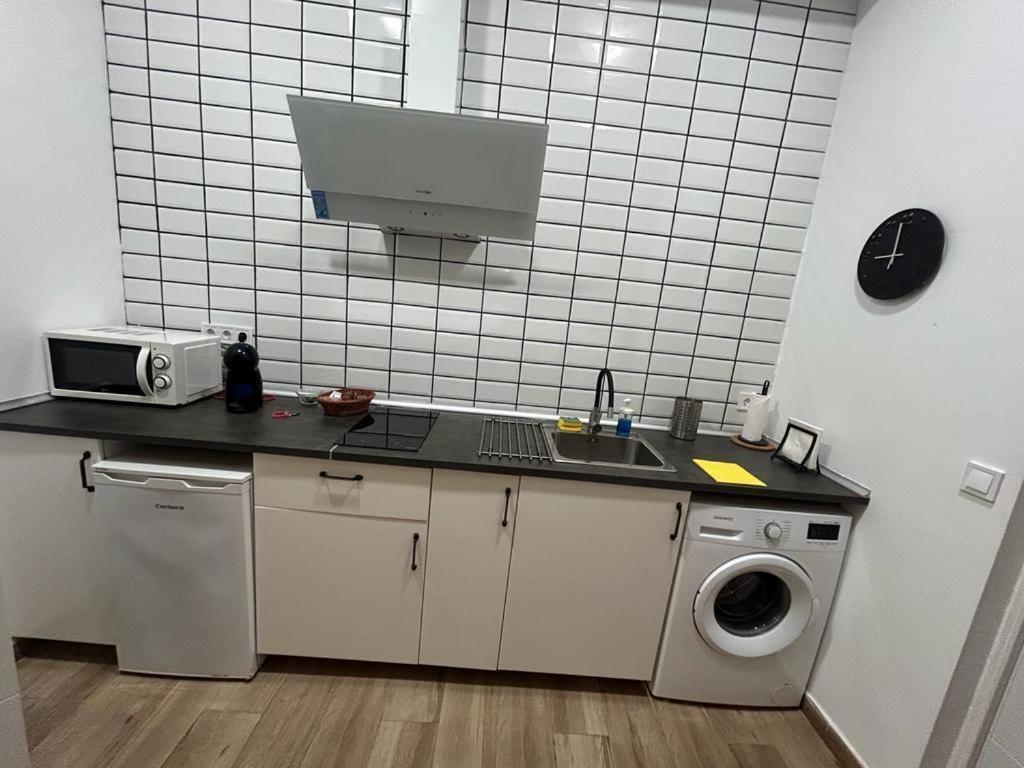 Apartamentos Pino Бенидорм Екстериор снимка