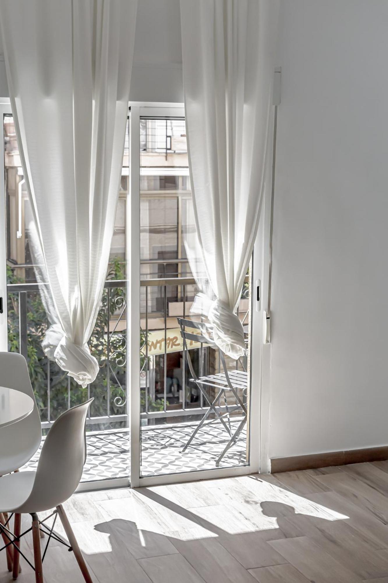 Apartamentos Pino Бенидорм Стая снимка