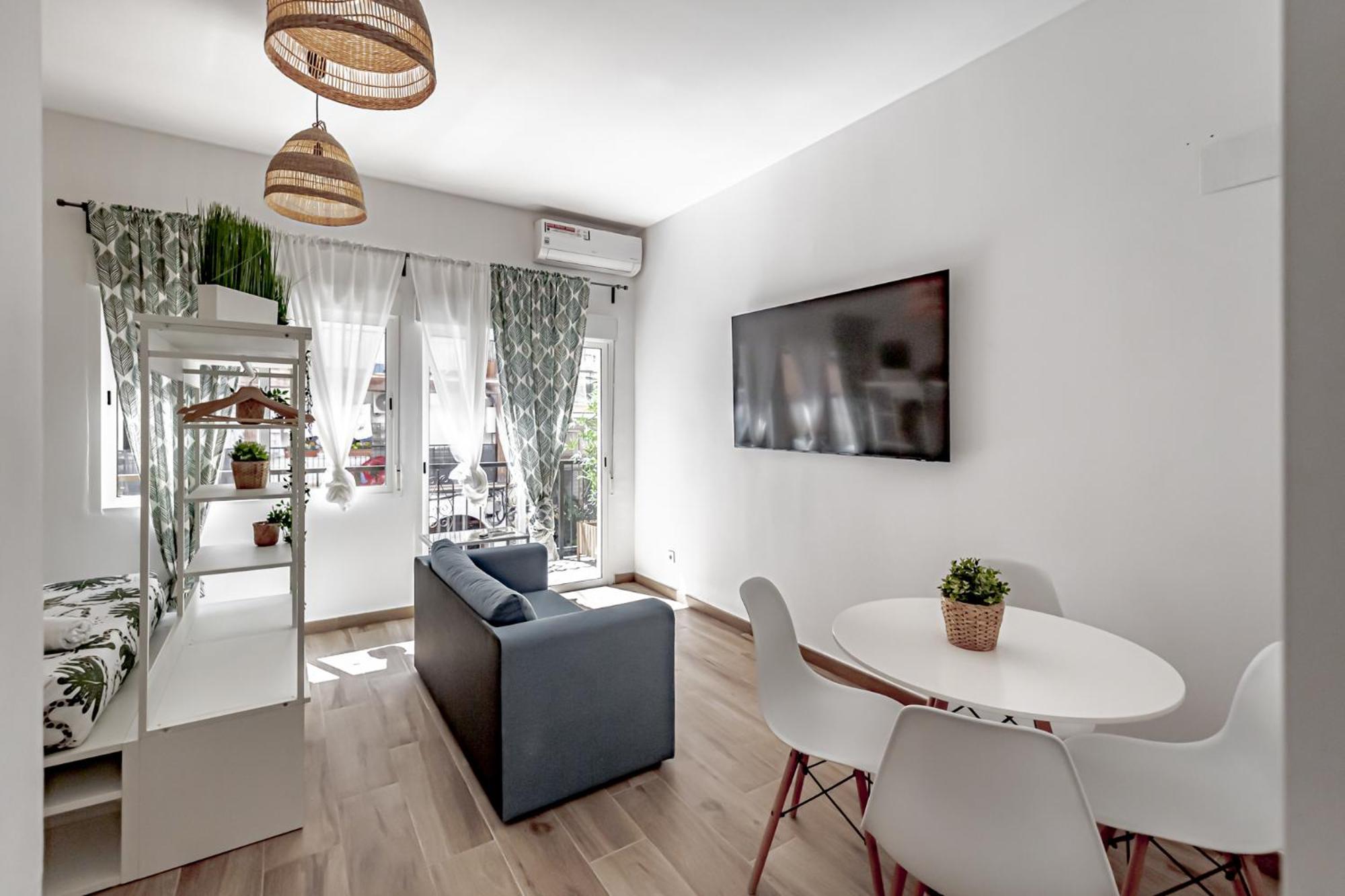 Apartamentos Pino Бенидорм Стая снимка