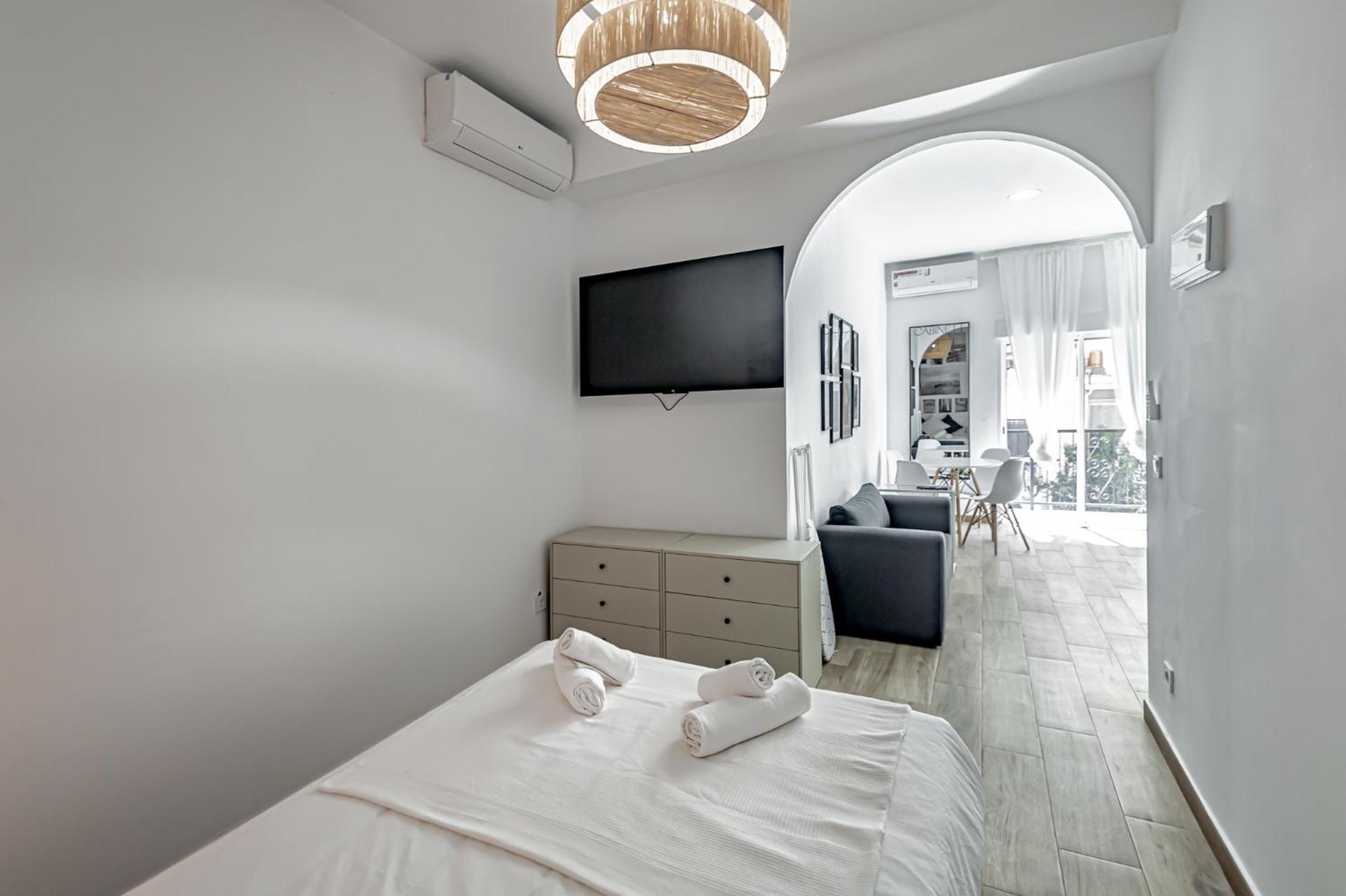 Apartamentos Pino Бенидорм Стая снимка