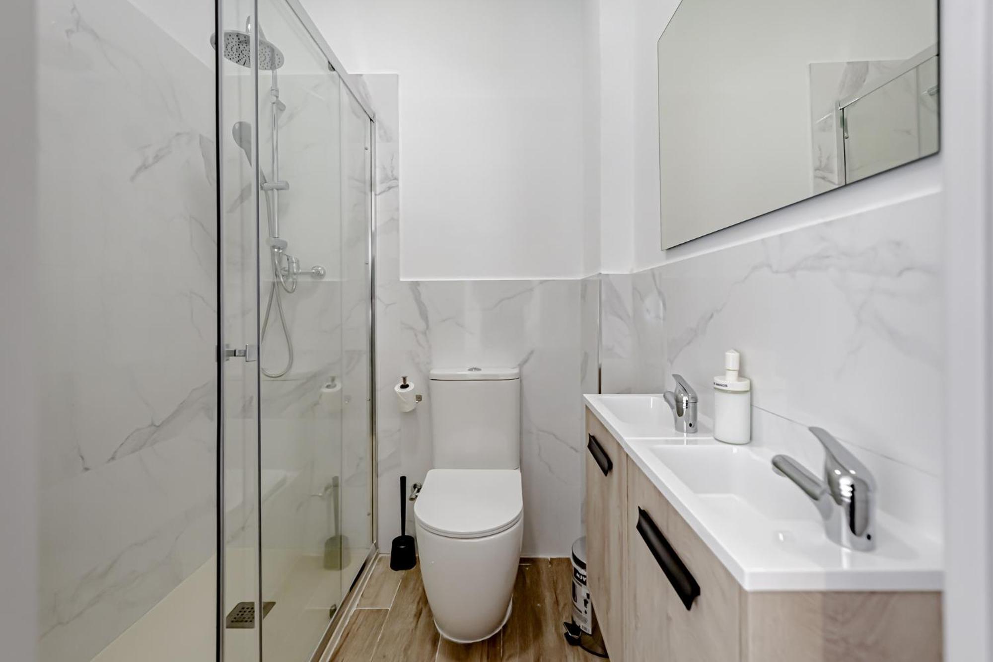 Apartamentos Pino Бенидорм Стая снимка