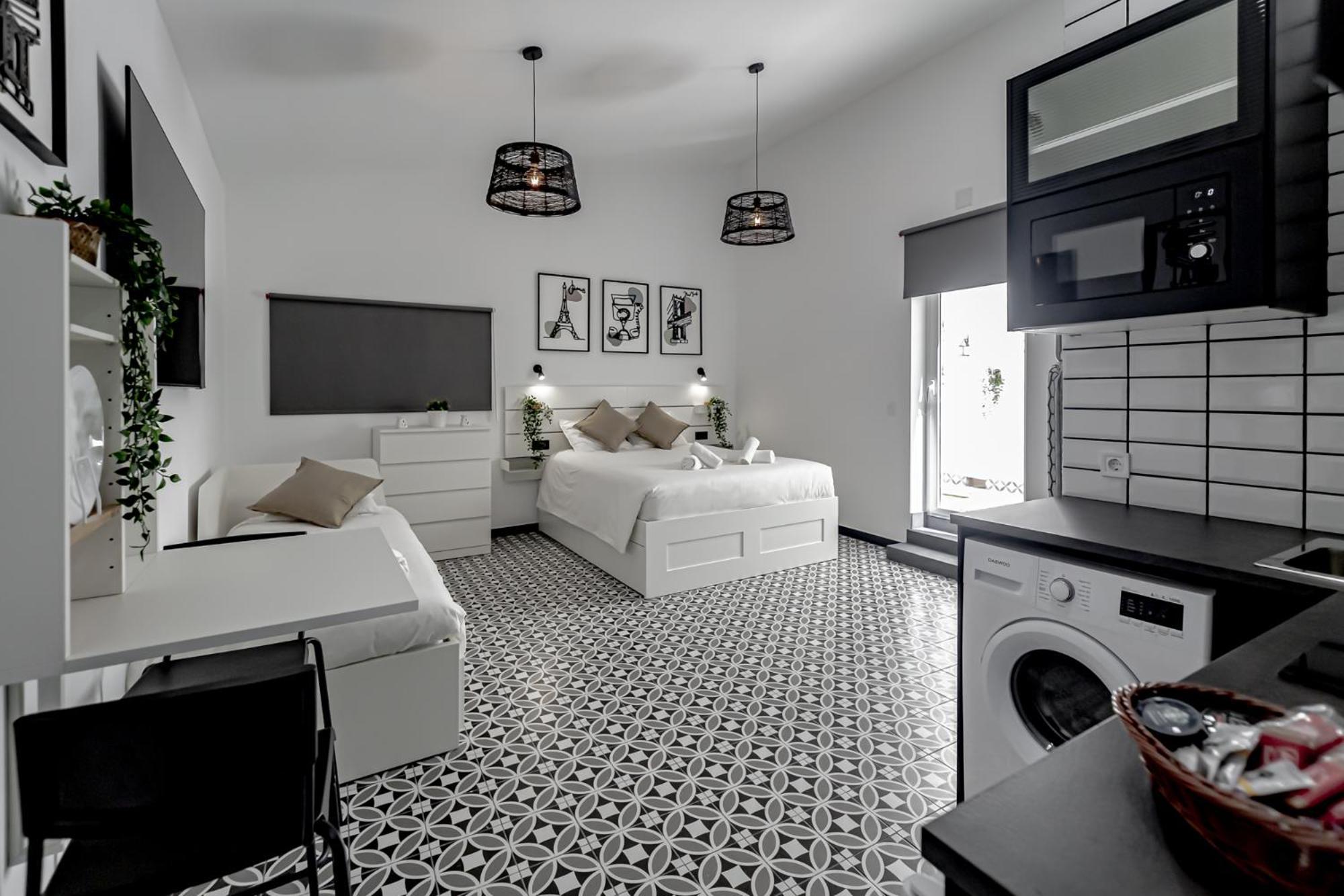 Apartamentos Pino Бенидорм Стая снимка