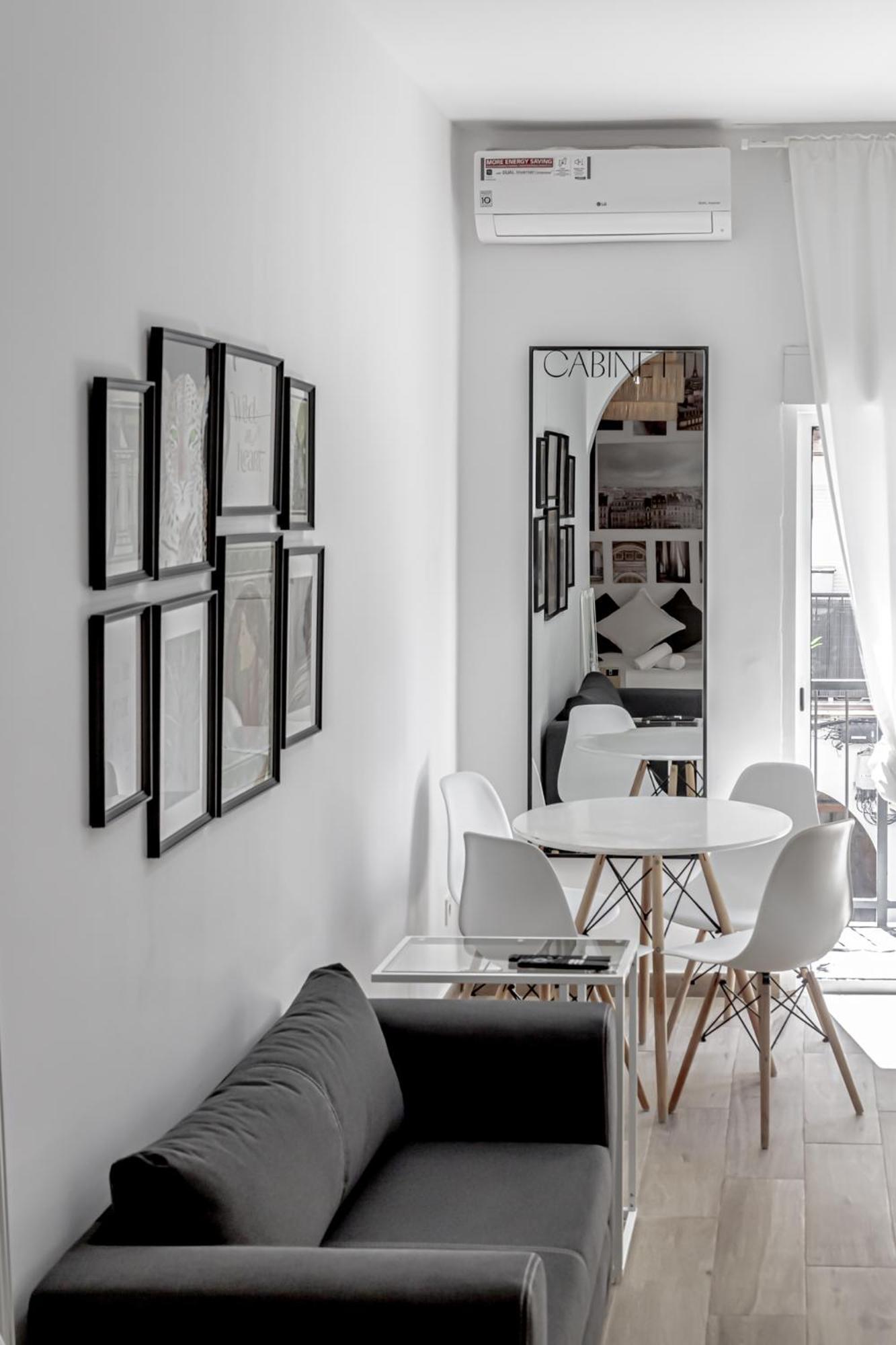 Apartamentos Pino Бенидорм Стая снимка