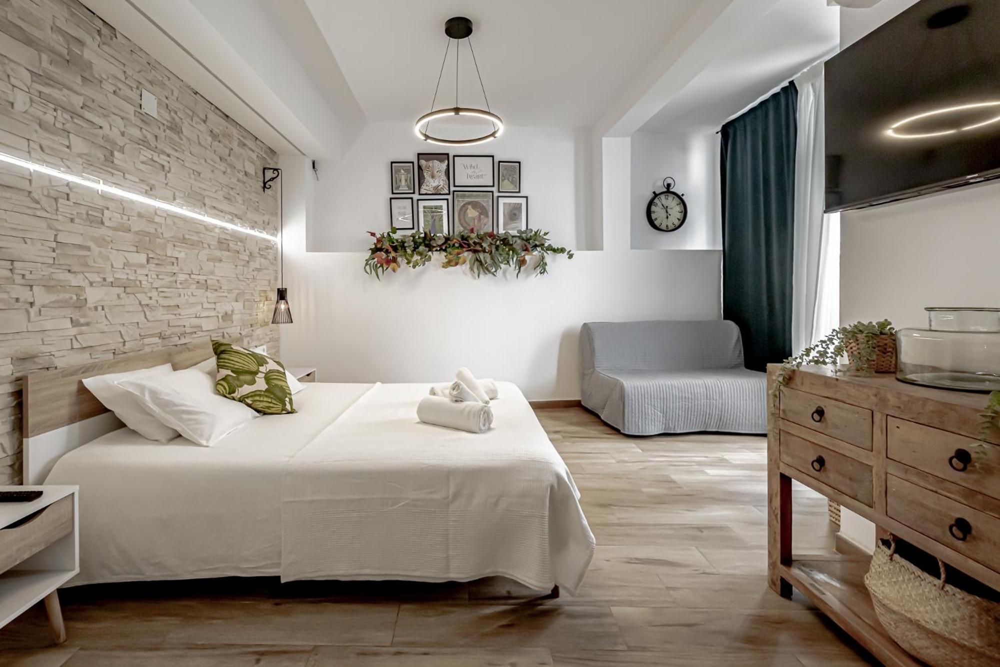 Apartamentos Pino Бенидорм Стая снимка