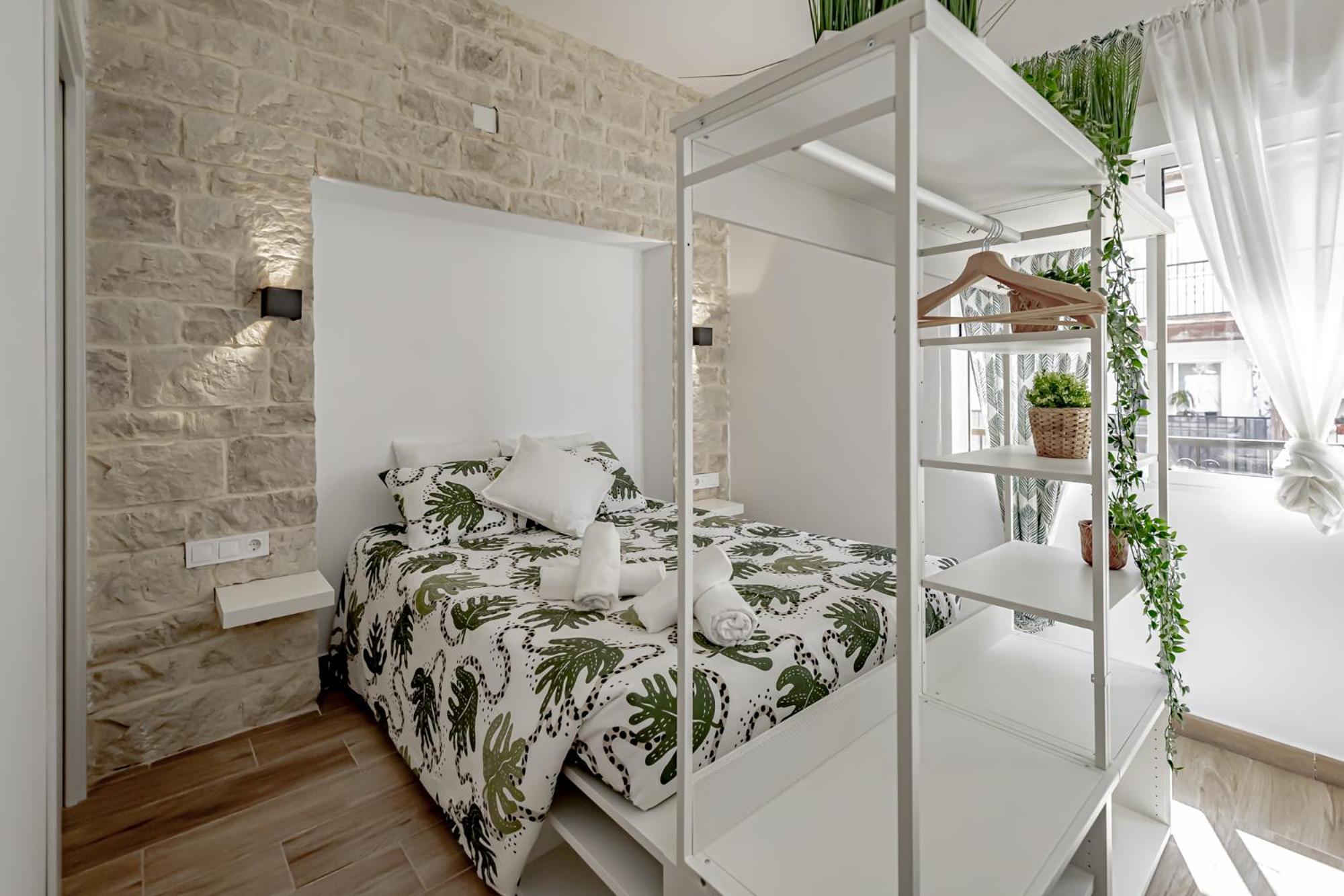 Apartamentos Pino Бенидорм Стая снимка